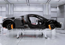 McLaren P1: dentro alla fabbrica per scoprire l'hypercar ibrida