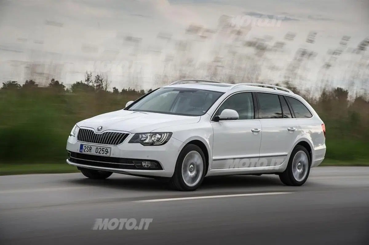 Skoda Superb e Superb Wagon: listino prezzi (4)