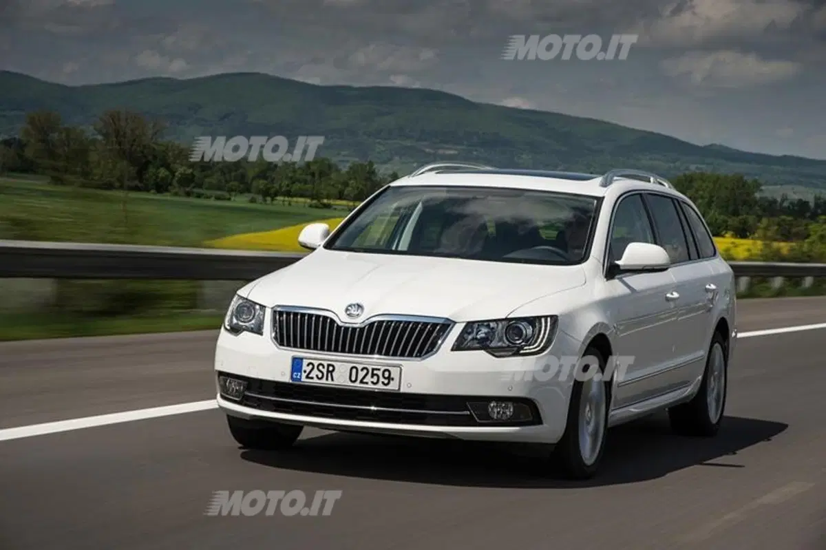 Skoda Superb e Superb Wagon: listino prezzi (5)