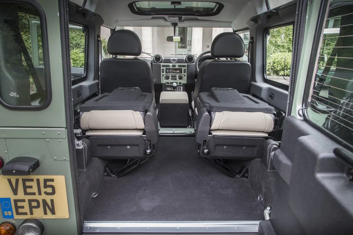 Land Rover Defender 90 2.5 Td5 Soft-Top (6)
