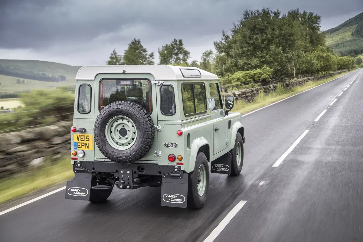 Land Rover Defender 90 2.5 Td5 Soft-Top (12)