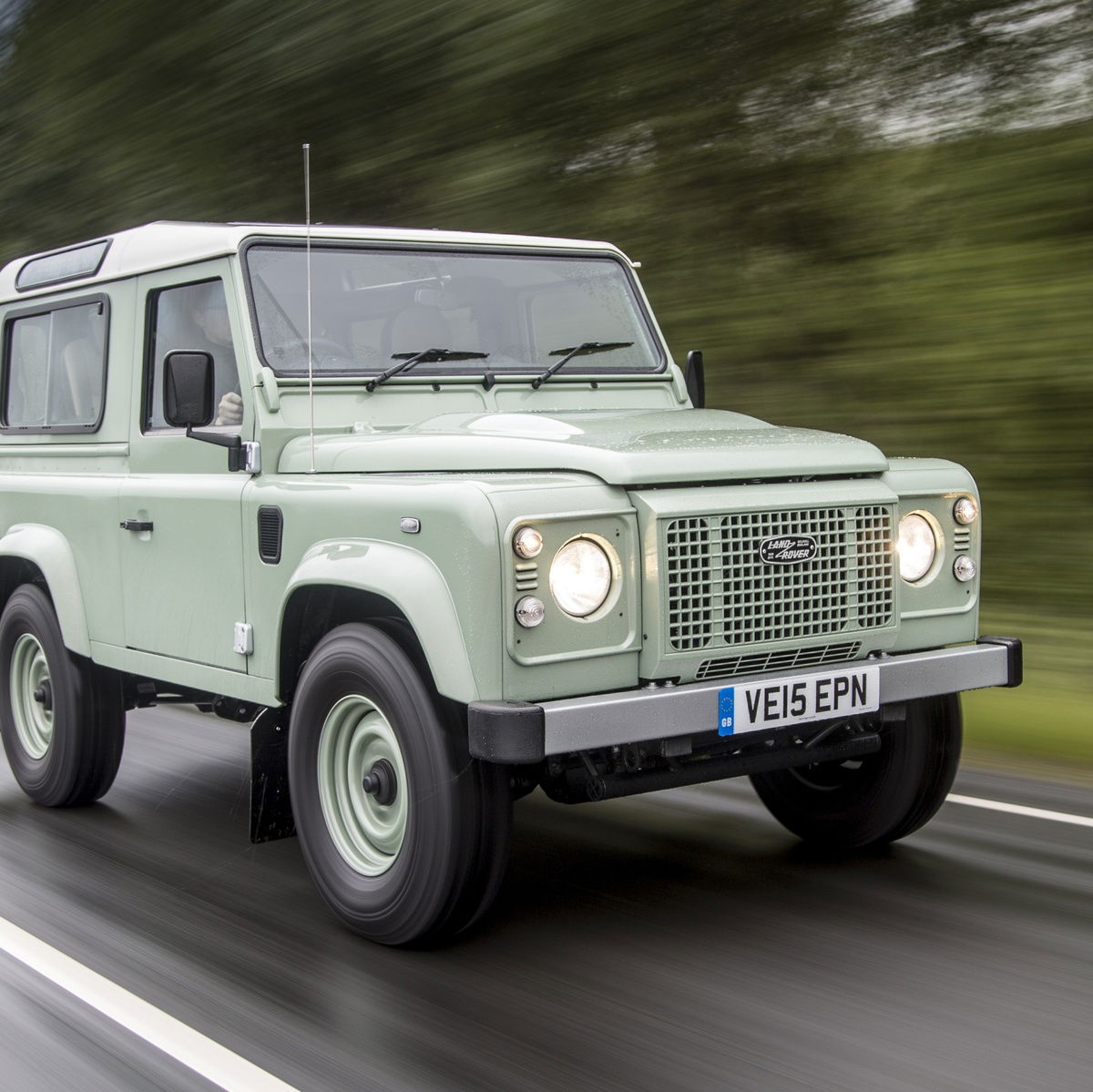 Land Rover Defender (1990-16)