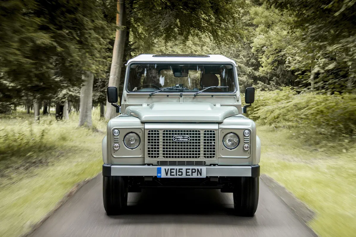 Land Rover Defender 90 2.5 Td5 Soft-Top (13)