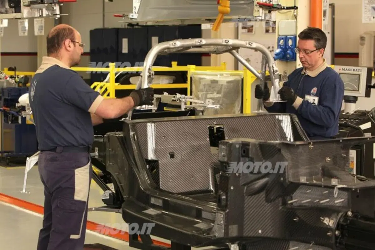 Alfa Romeo 4C: nel cuore dello stabilimento di produzione a Modena (31)