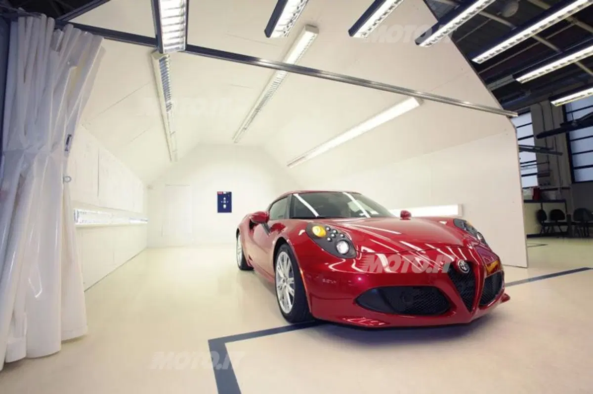 Alfa Romeo 4C: nel cuore dello stabilimento di produzione a Modena (37)