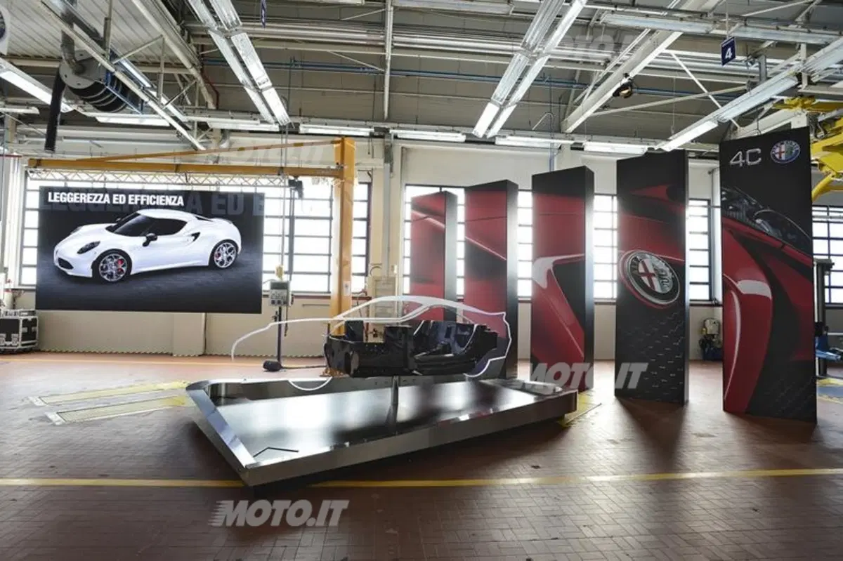 Alfa Romeo 4C: nel cuore dello stabilimento di produzione a Modena (49)