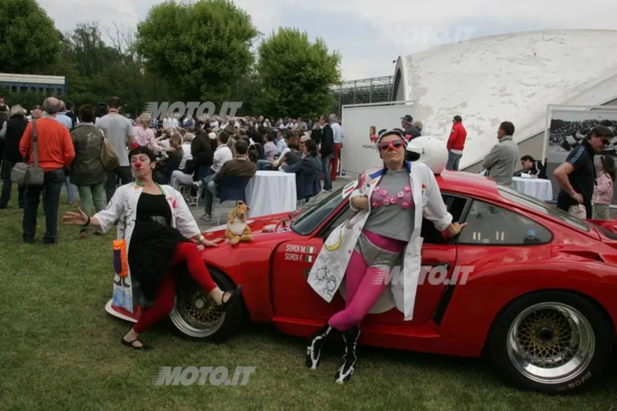 Porsche Italia sostiene la Fondazione Theodora Onlus (3)