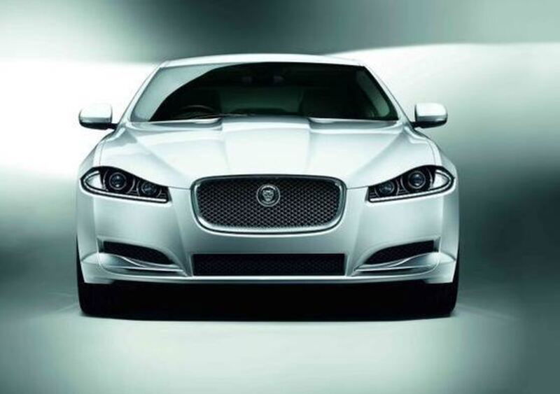 Jaguar XF 2014: sar&agrave; dotata di un diesel pi&ugrave; efficiente da 2.2 litri