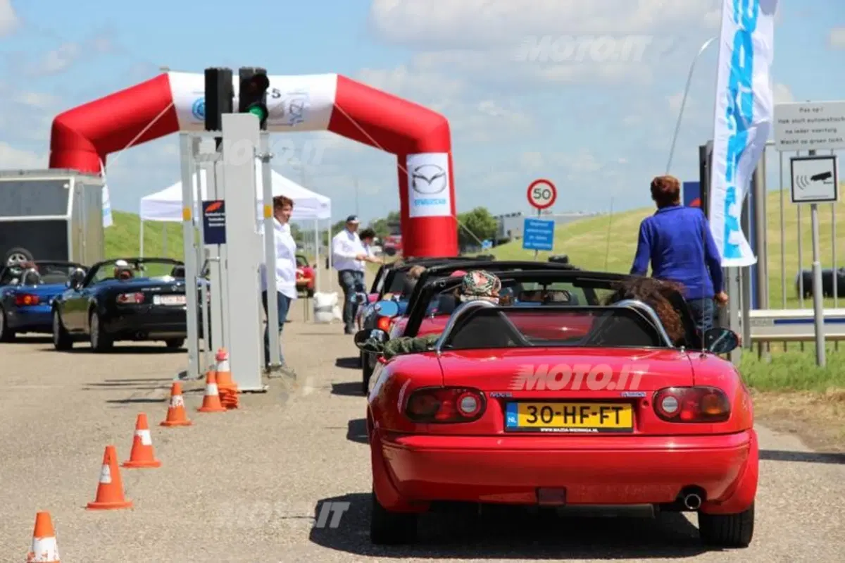 Mazda MX-5: il viaggio verso il nuovo record in Olanda (5)