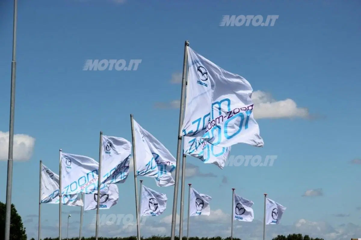 Mazda MX-5: il viaggio verso il nuovo record in Olanda (20)