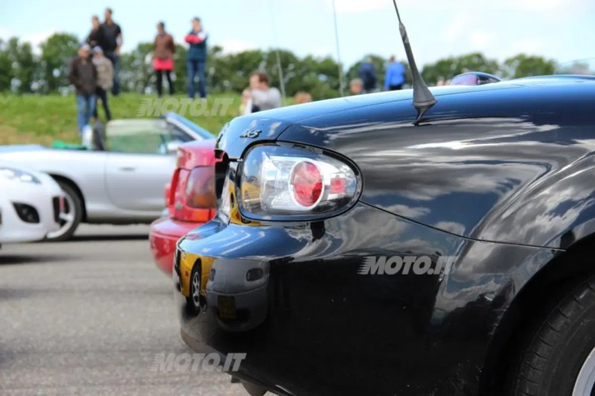 Mazda MX-5: il viaggio verso il nuovo record in Olanda (31)