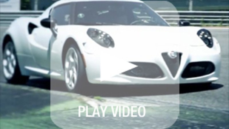 Alfa Romeo 4C: su strada e in pista con Marc Gen&eacute;
