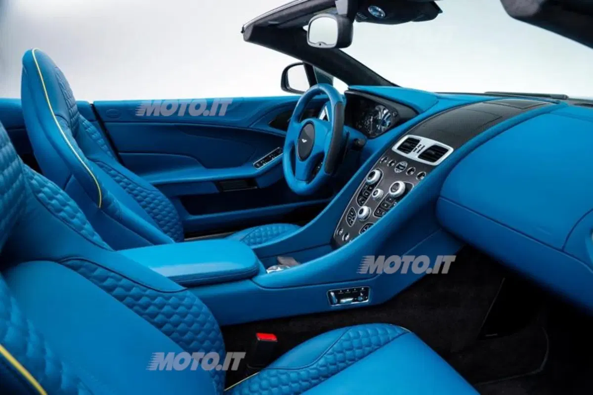 Aston Martin Vanquish Volante (17)