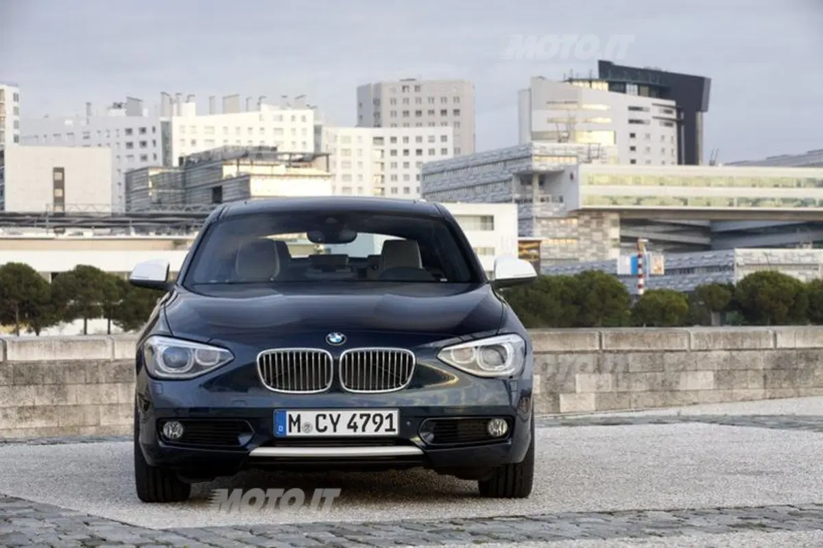 BMW Serie 1 Business (5)