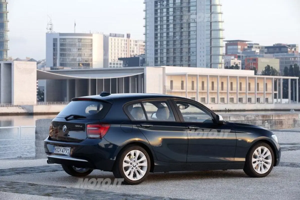 BMW Serie 1 Business (6)
