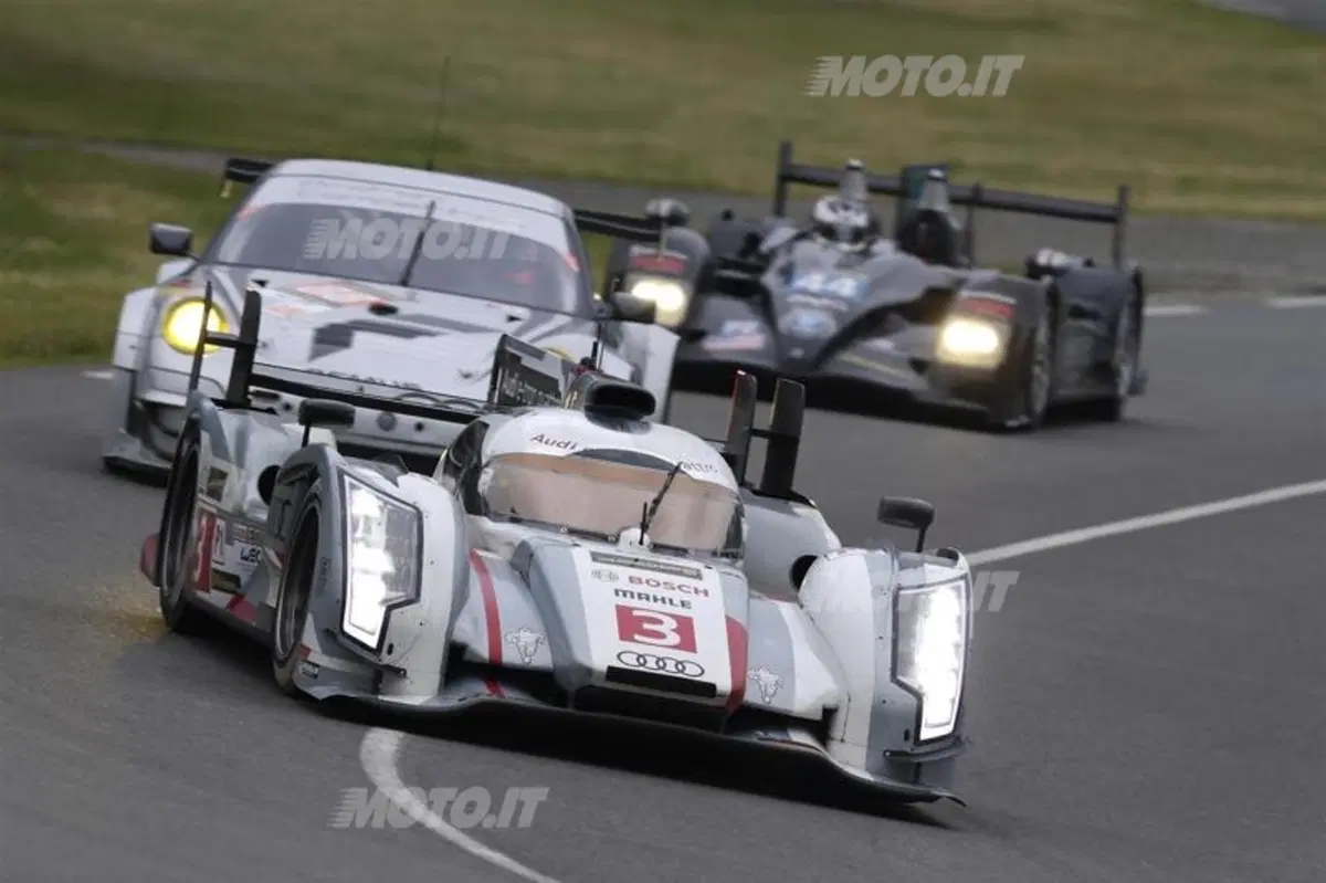 Le Mans 2013: Audi R18 e-tron quattro vs Toyota TS030 Hybrid (4)