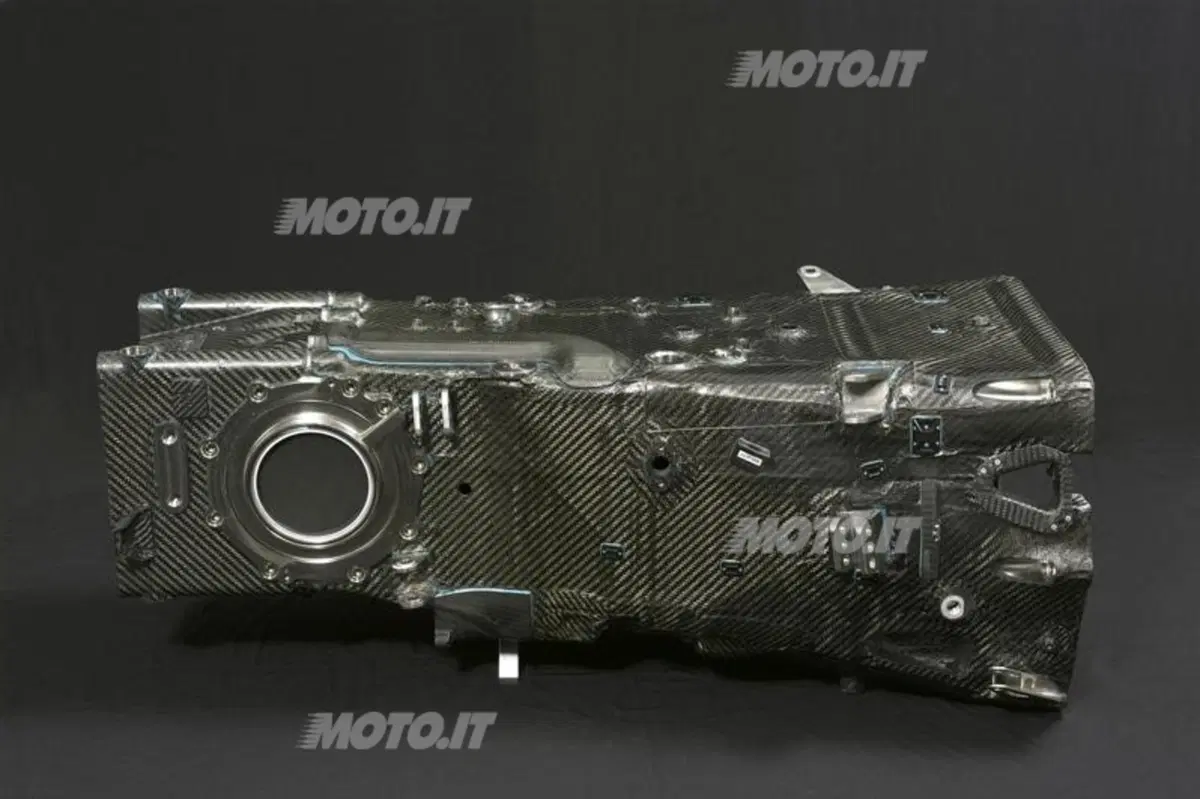 Le Mans 2013: Audi R18 e-tron quattro vs Toyota TS030 Hybrid (9)
