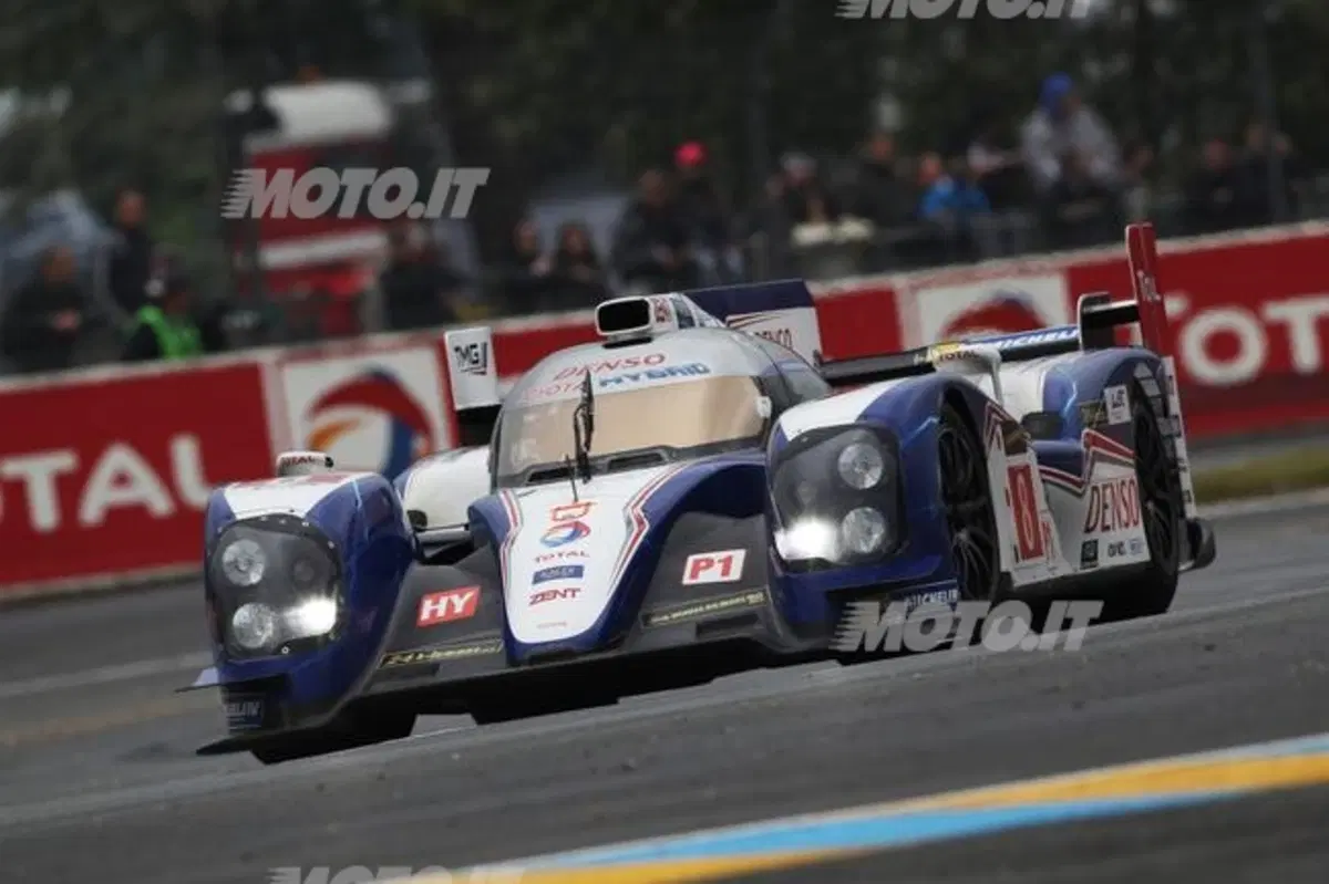 Le Mans 2013: Audi R18 e-tron quattro vs Toyota TS030 Hybrid (13)
