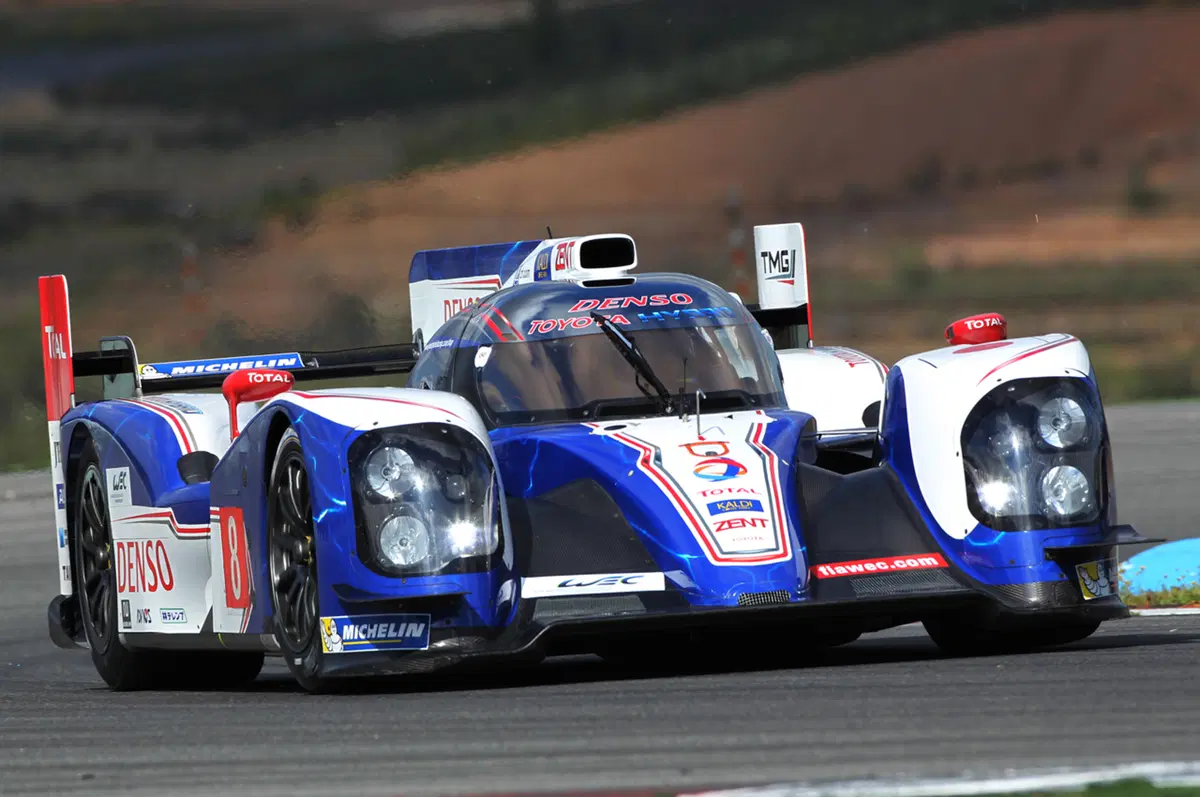 Le Mans 2013: Audi R18 e-tron quattro vs Toyota TS030 Hybrid (14)