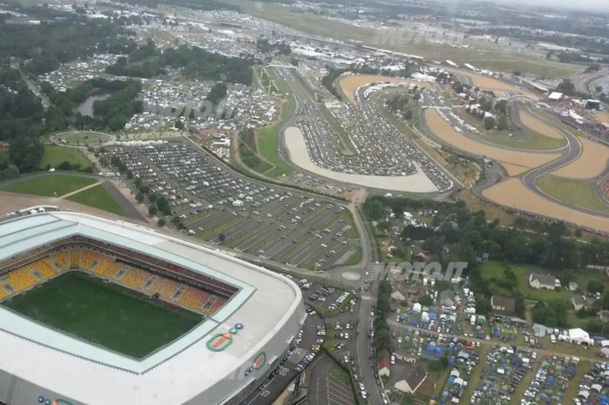 Le Mans 2013: in volo con l’elicottero sul Circuit de La Sarthe (17)