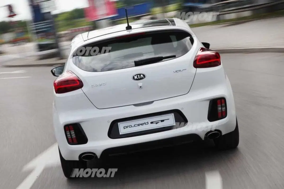 Kia Pro_Cee'd GT (19)