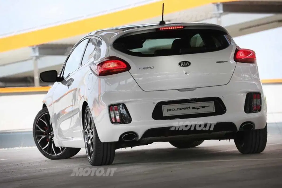 Kia Pro_Cee'd GT (22)