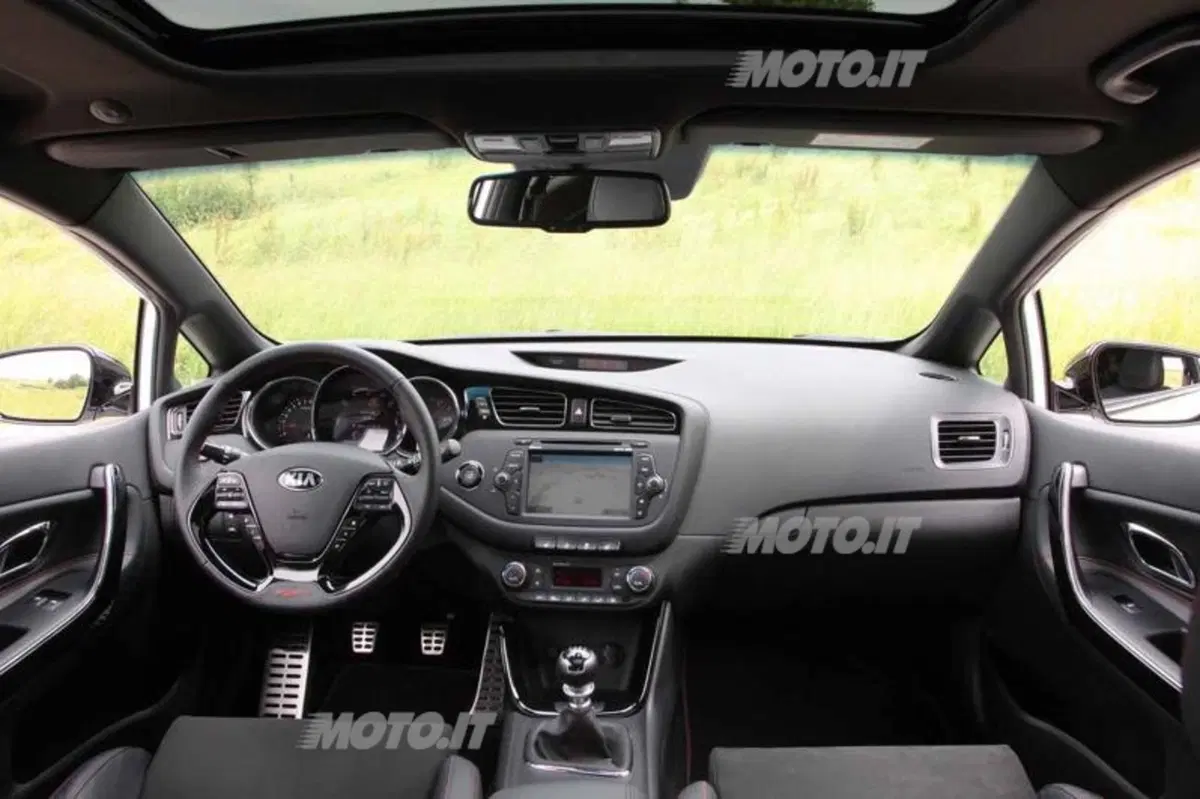Kia Pro_Cee'd GT (32)