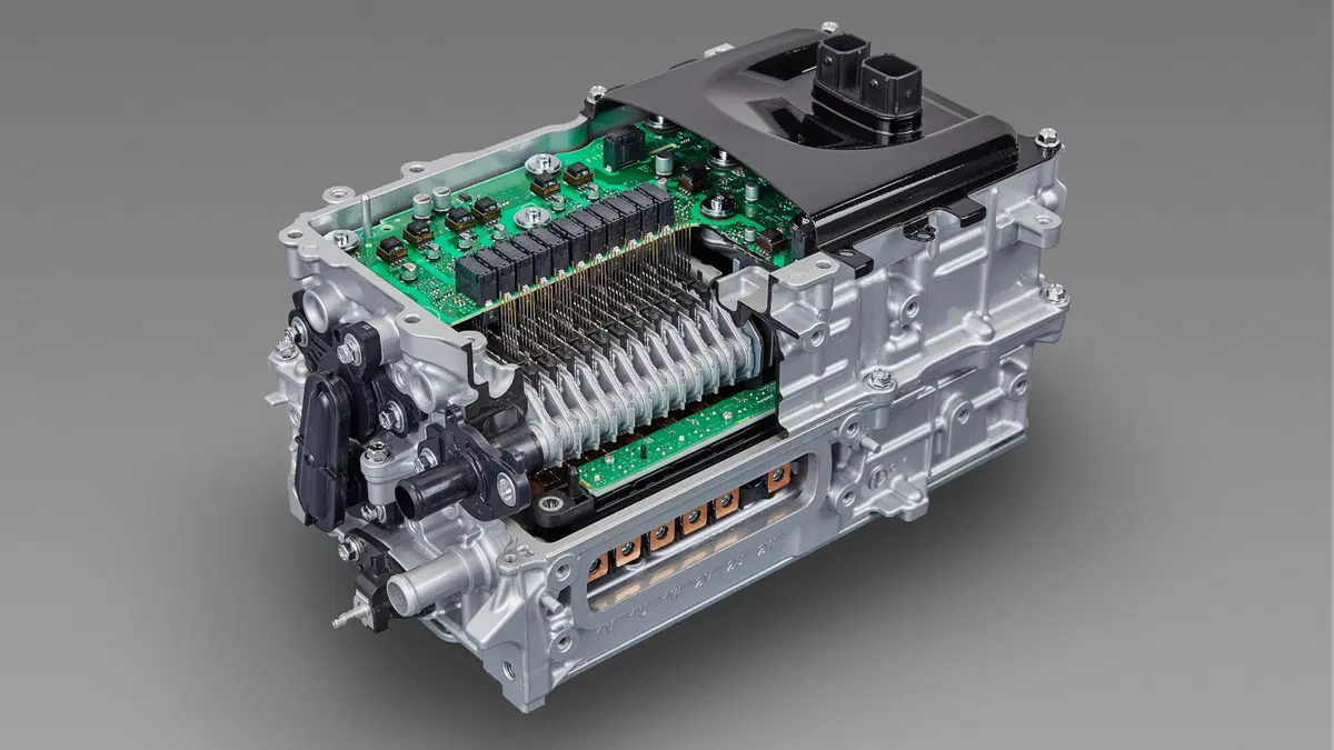 Toyota: in arrivo novità per motori, cambi e powertrain ibridi (2)