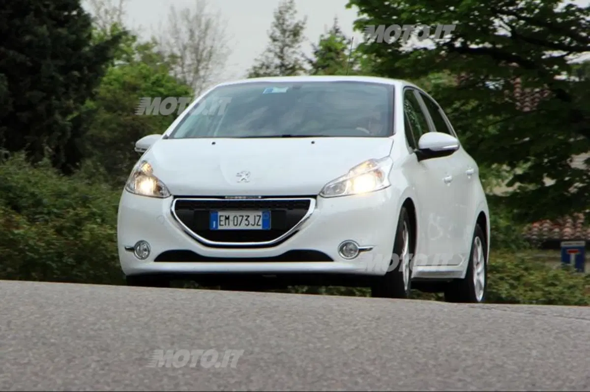 Peugeot 208 1.6 e-HDi (7)