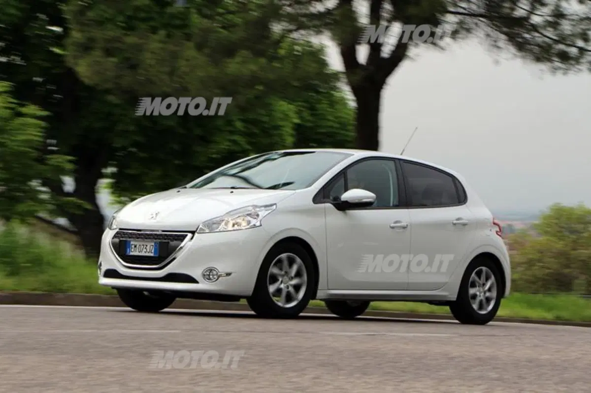 Peugeot 208 1.6 e-HDi (8)