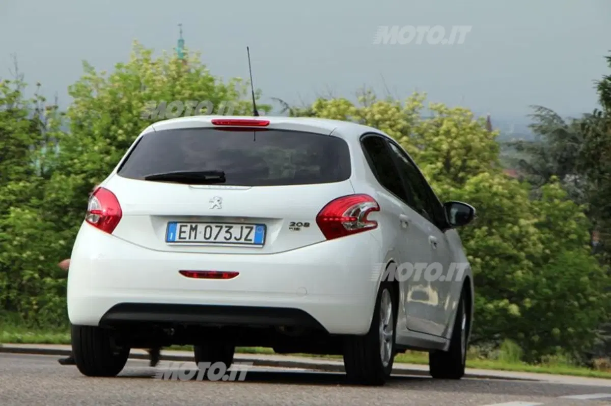 Peugeot 208 1.6 e-HDi (9)