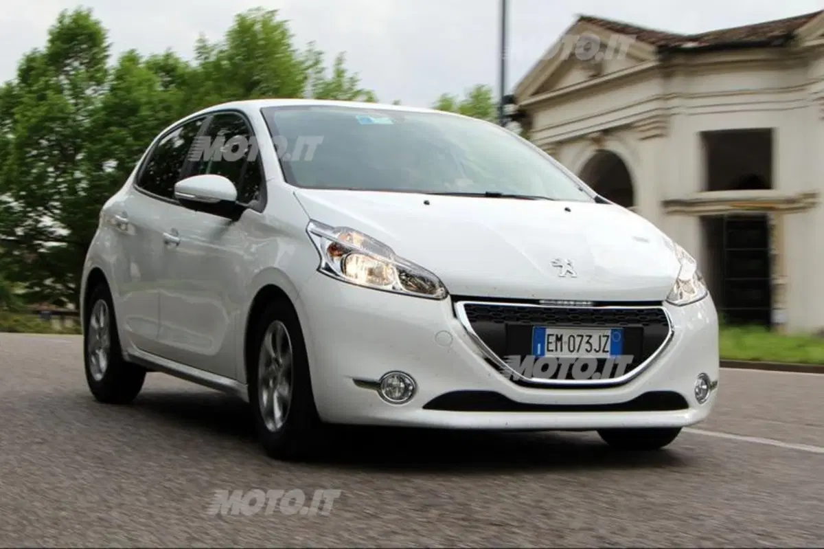 Peugeot 208 1.6 e-HDi (11)