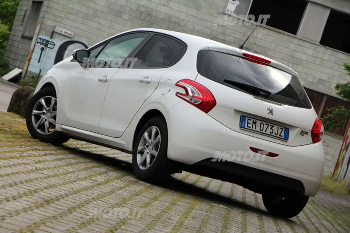 Peugeot 208 1.6 e-HDi (17)