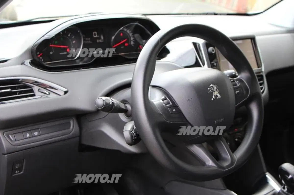 Peugeot 208 1.6 e-HDi (21)