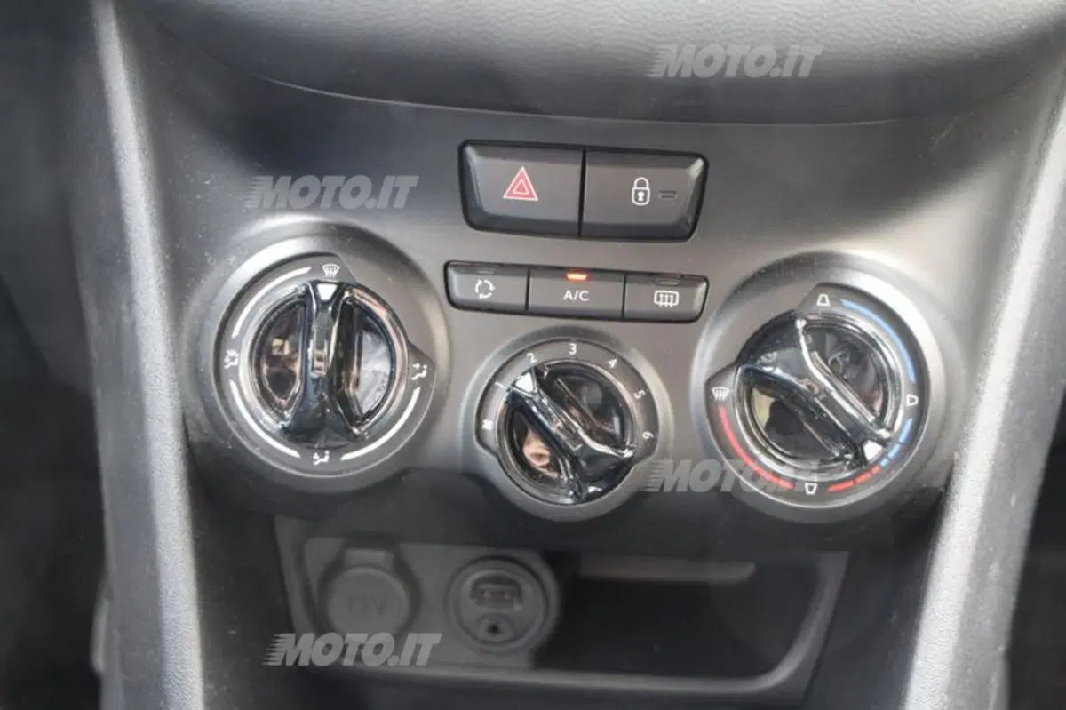 Peugeot 208 1.6 e-HDi (24)