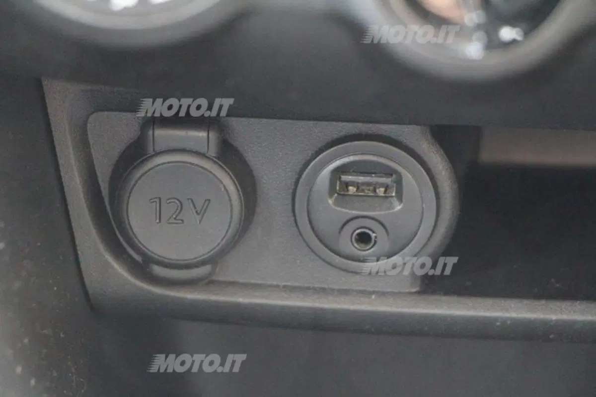 Peugeot 208 1.6 e-HDi (32)