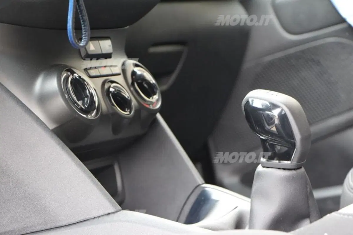 Peugeot 208 1.6 e-HDi (37)