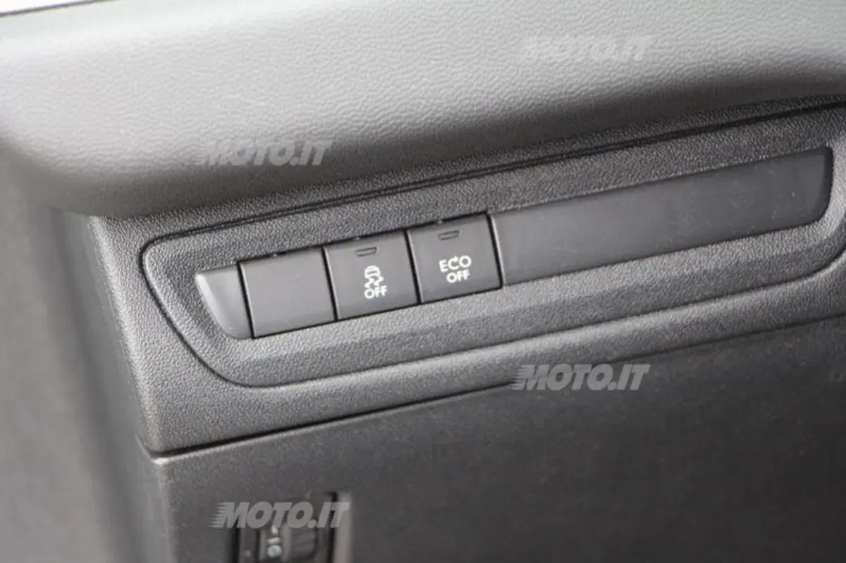 Peugeot 208 1.6 e-HDi (41)