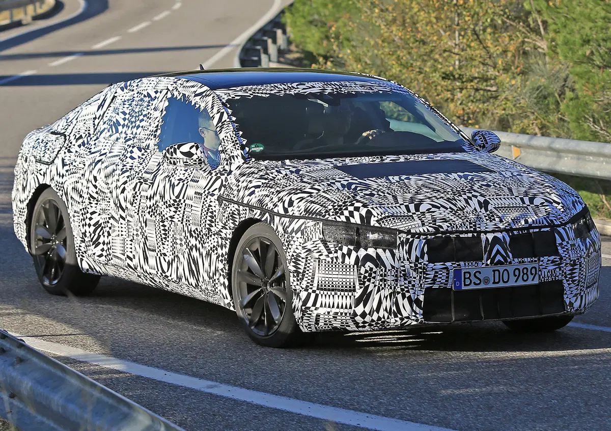 Volkswagen Arteon: l'erede della CC spiata in Spagna
