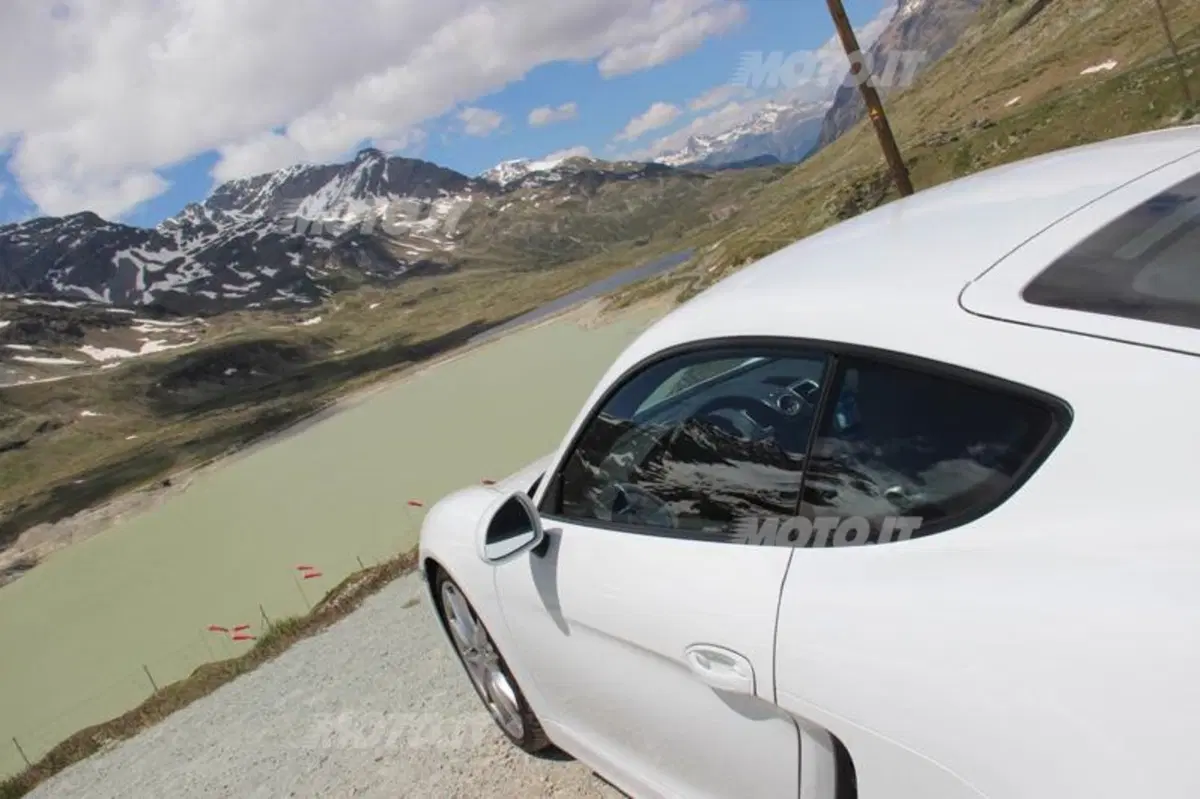 Porsche: alla scoperta della Svizzera con 911 e Cayman. Day 1 (5)
