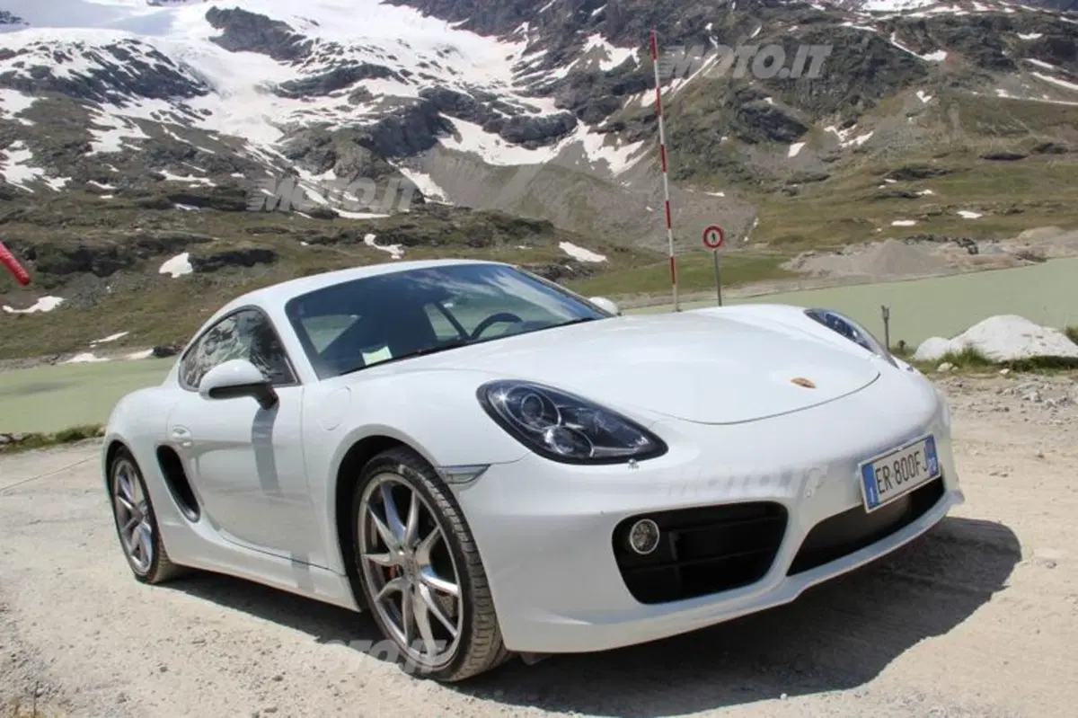 Porsche: alla scoperta della Svizzera con 911 e Cayman. Day 1 (13)