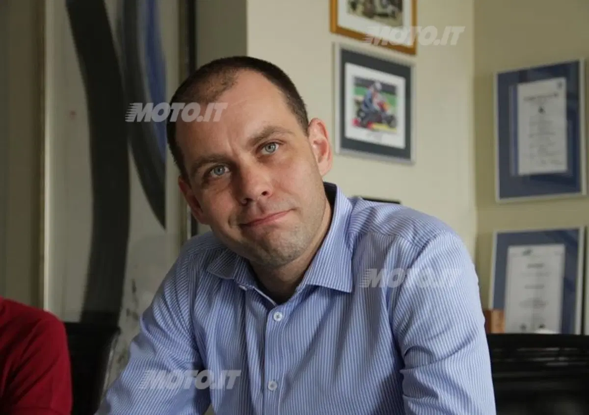 Uro&scaron; Rosa: &laquo;Akrapovic usa la stessa tecnologia per strada e pista&raquo;