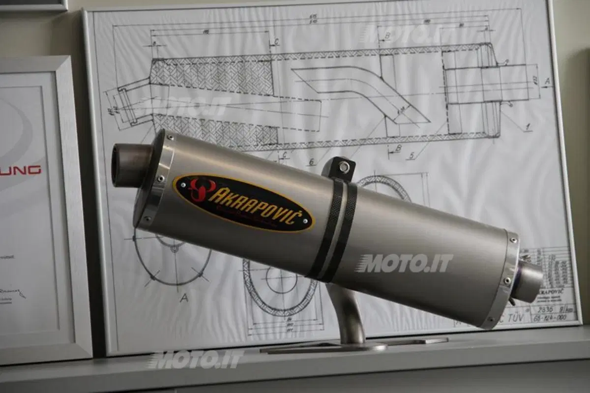 Uroš Rosa: «Akrapovic usa la stessa tecnologia per strada e pista» (8)