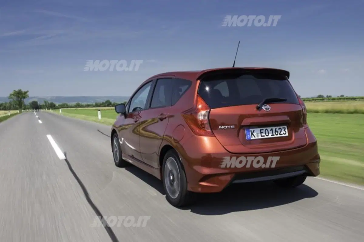 Nissan Note (4)