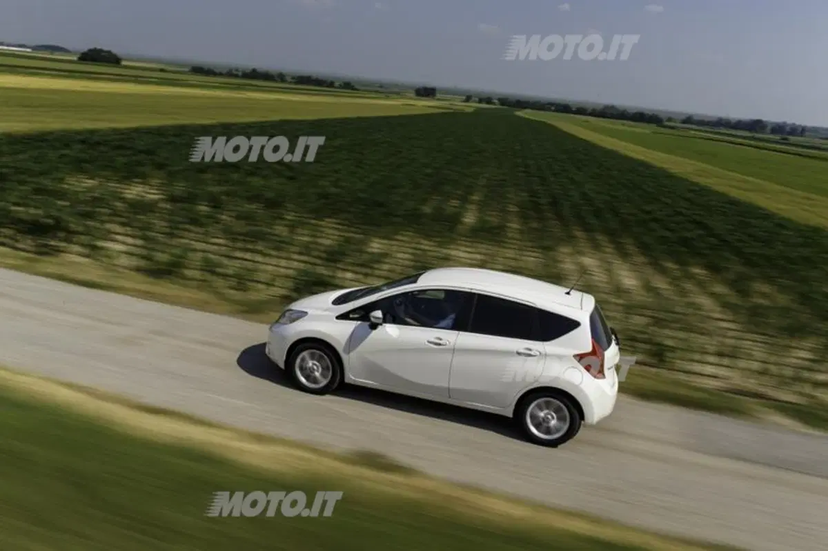 Nissan Note (7)