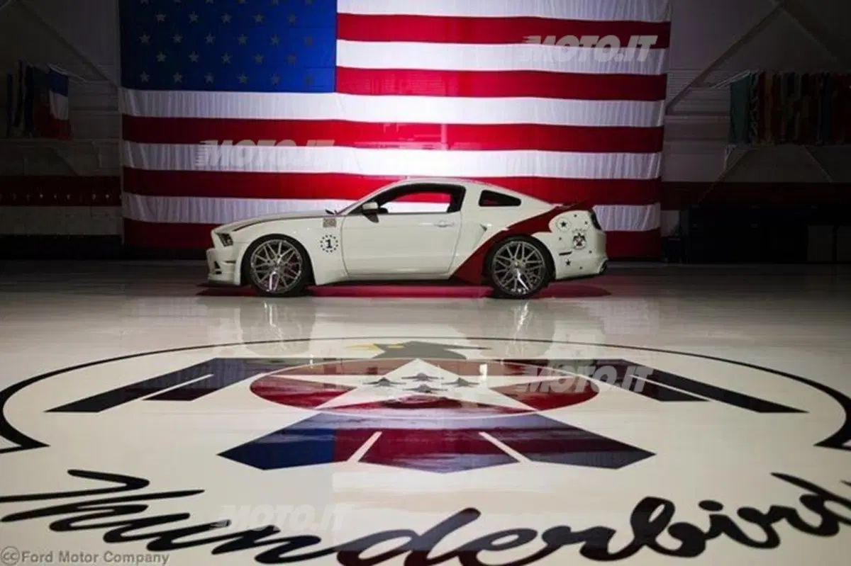 Ford Mustang GT Thunderbirds Edition (6)