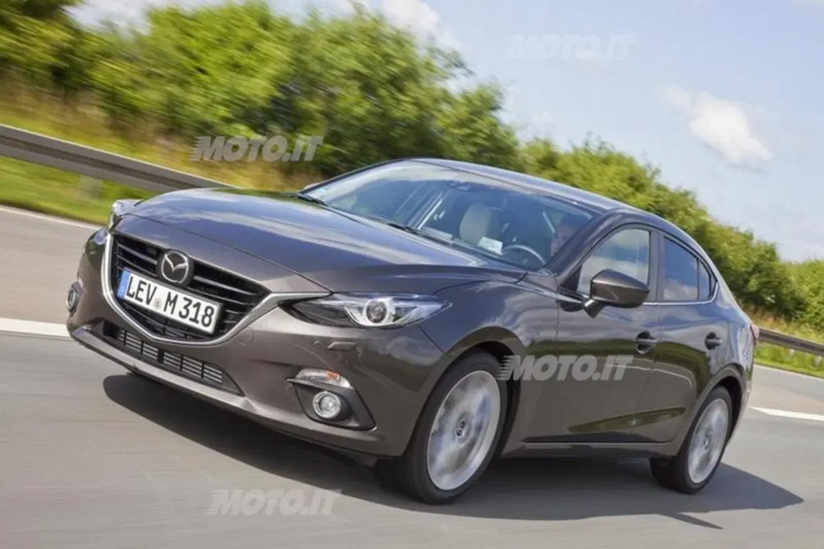 Nuova Mazda3 Sedan: prime immagini ufficiali (2)