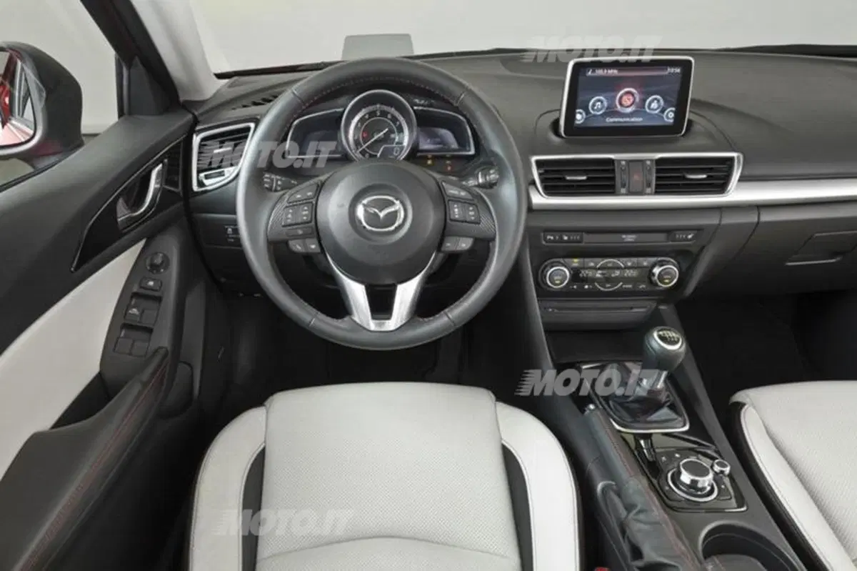 Nuova Mazda3 Sedan: prime immagini ufficiali (5)