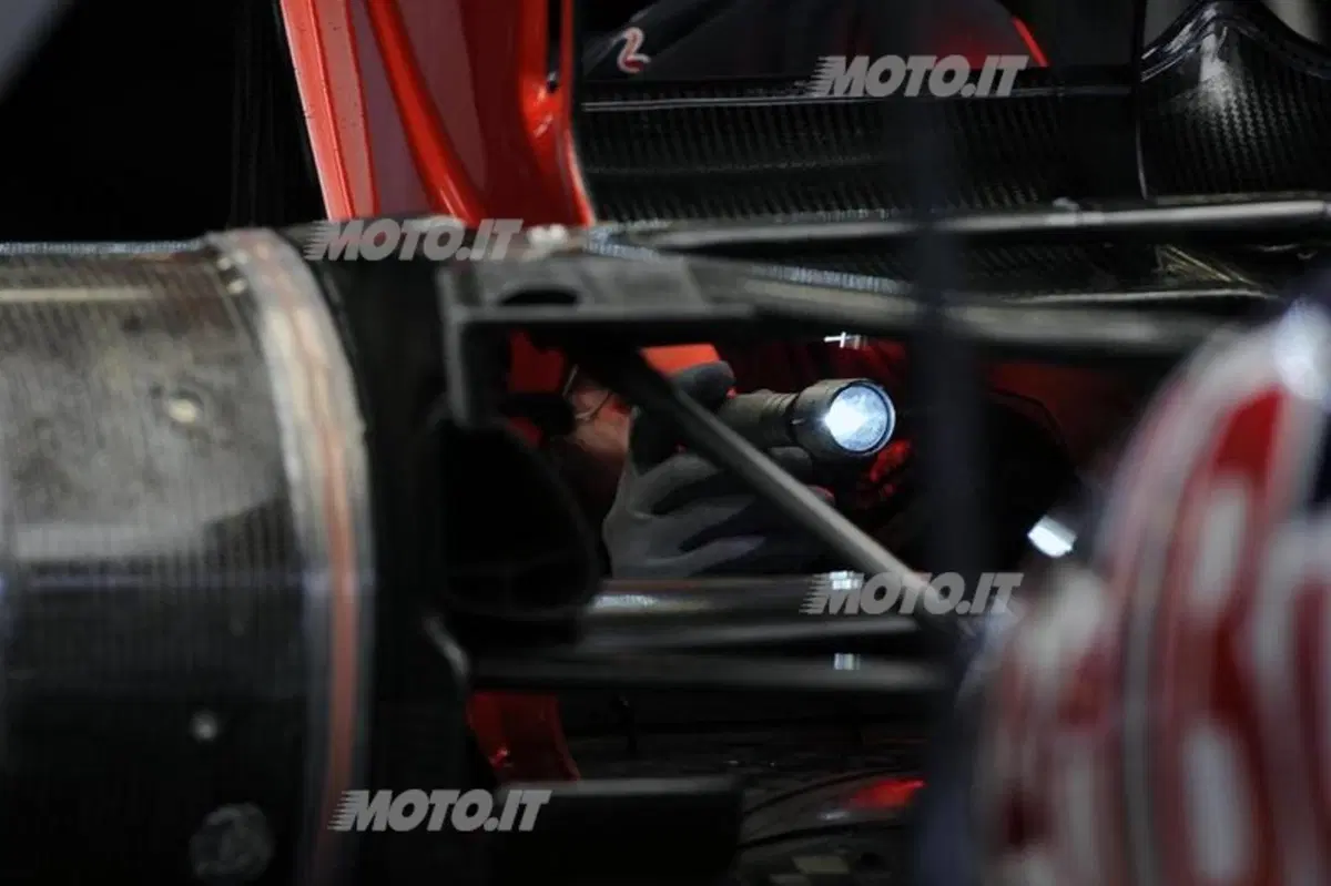 F1 Germania 2013: Vettel guida la seconda sessione di libere (9)