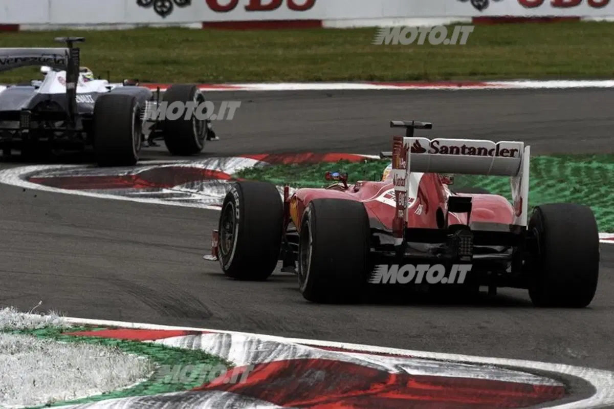 F1 Germania 2013: Vettel guida la seconda sessione di libere (16)